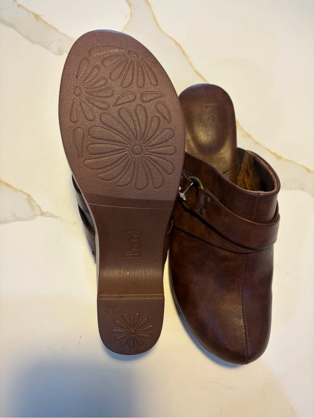 b.o.c. Born Concept Brown Leather Clogs Mules Women’s Size 9 Buckle Comfort